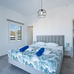 Mira Sea View *